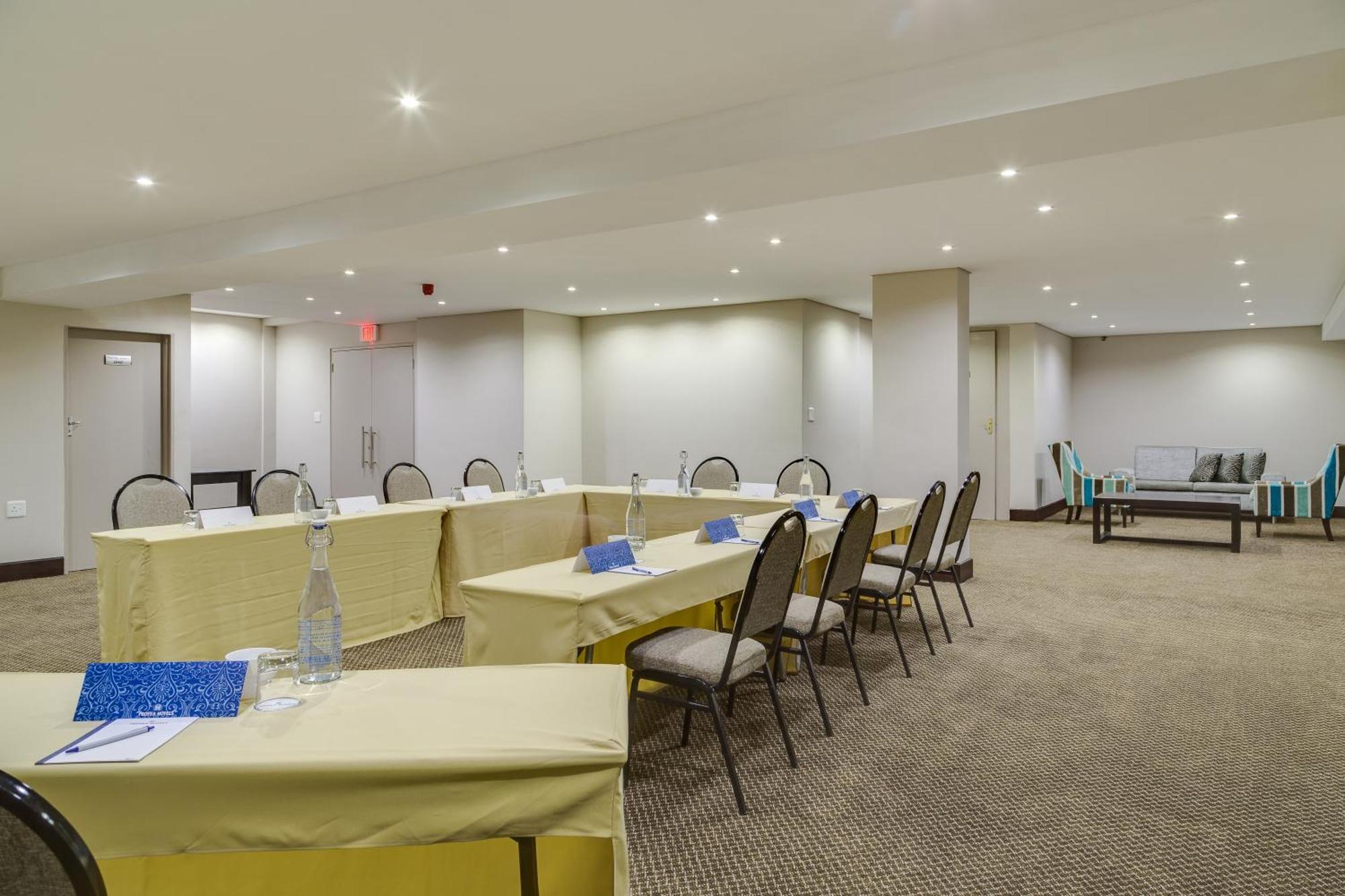 Anew Hotel Capital Pretoria Exterior photo