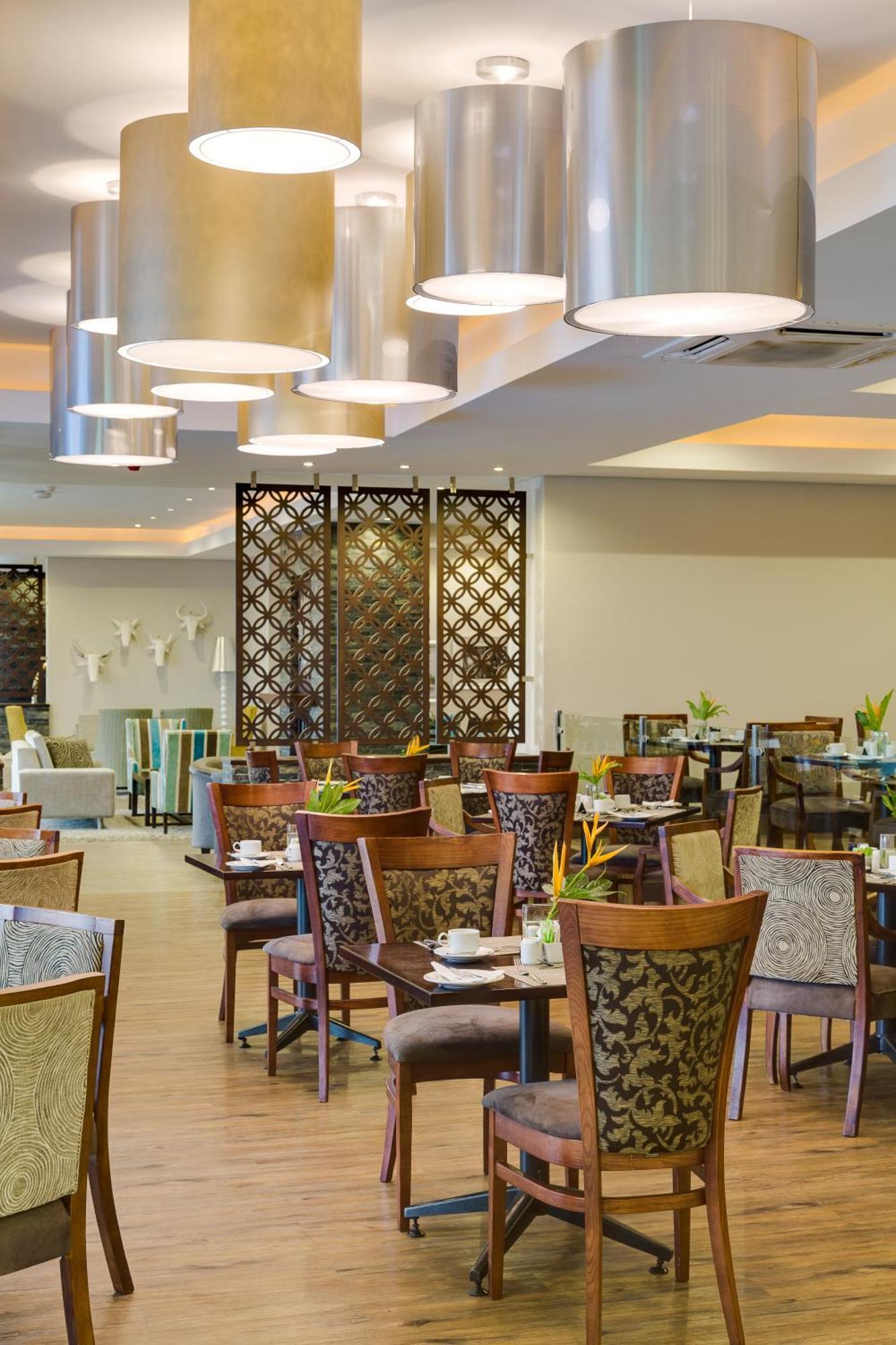 Anew Hotel Capital Pretoria Exterior photo