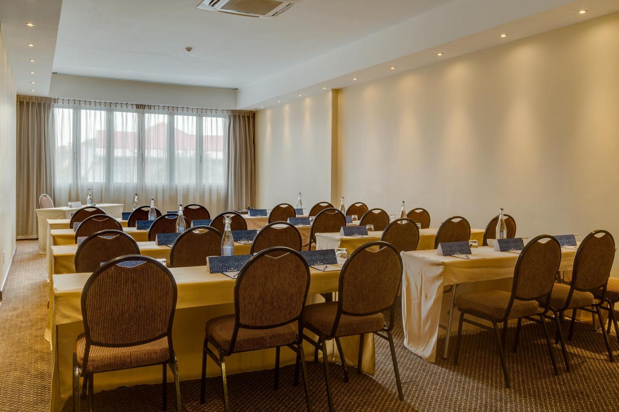 Anew Hotel Capital Pretoria Exterior photo